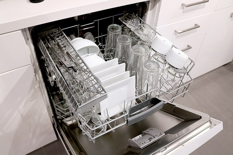 Are you in the market for a new dishwasher? Find the reasons why choose BOSCH 100 series dishwashers because of their performance, reliability & their quiet design. Just head on over to DadBlogsAbout.com to learn more.